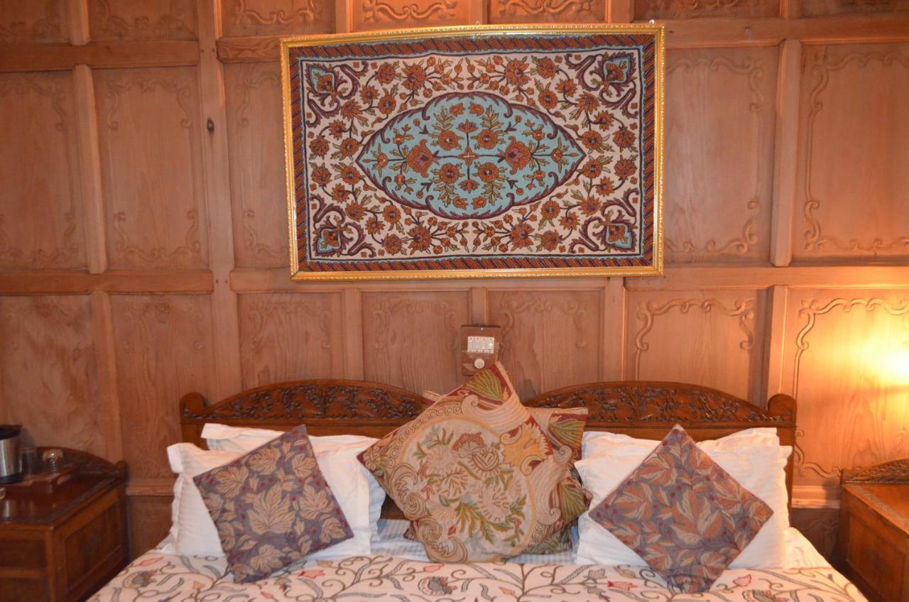 นิว อเล็กซานดร้า กรุ๊ป ออฟ เฮาส์โบ๊ท Hotel ศรีนาการ์ ภายนอก รูปภาพ