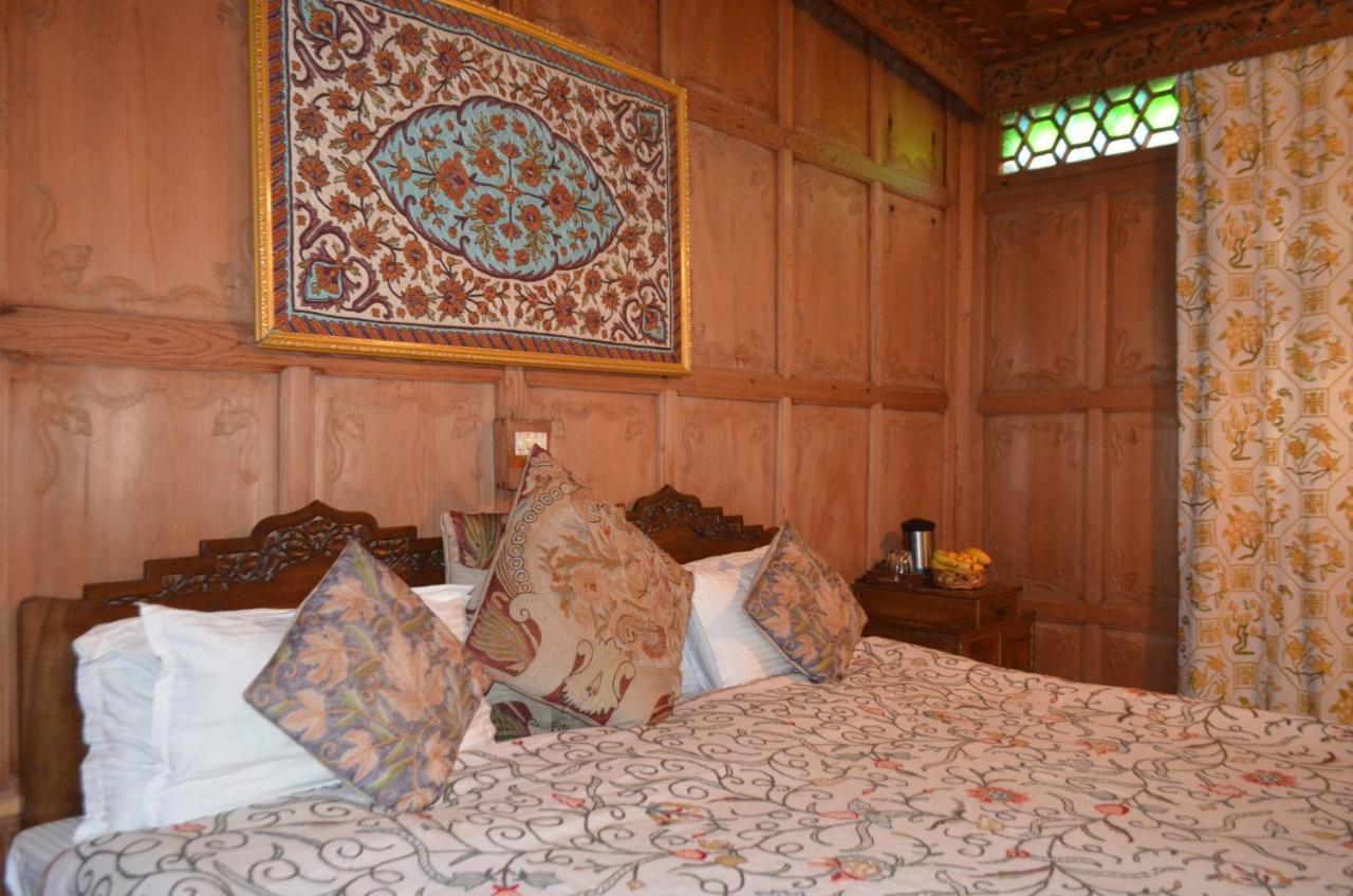 นิว อเล็กซานดร้า กรุ๊ป ออฟ เฮาส์โบ๊ท Hotel ศรีนาการ์ ภายนอก รูปภาพ